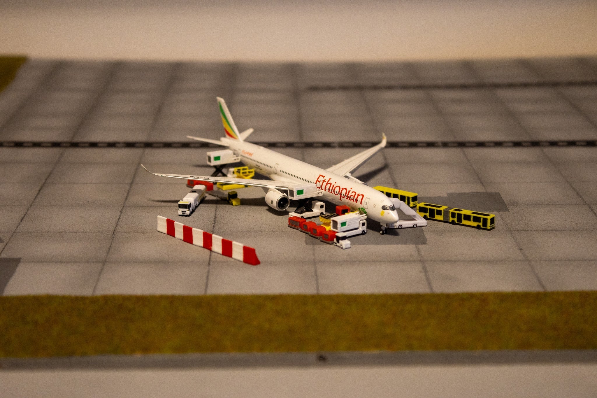 Ground Service Equipment 1:500 - MiniAviation