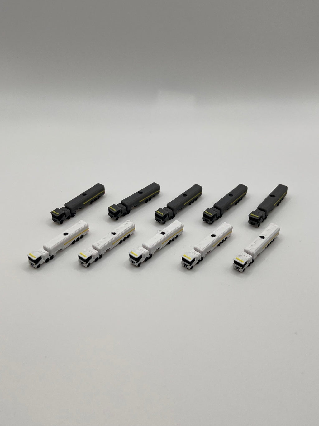 12x Fueltrucks – Tank- & Servicefahrzeuge für Modellflughäfen (Maßstab 1:500)