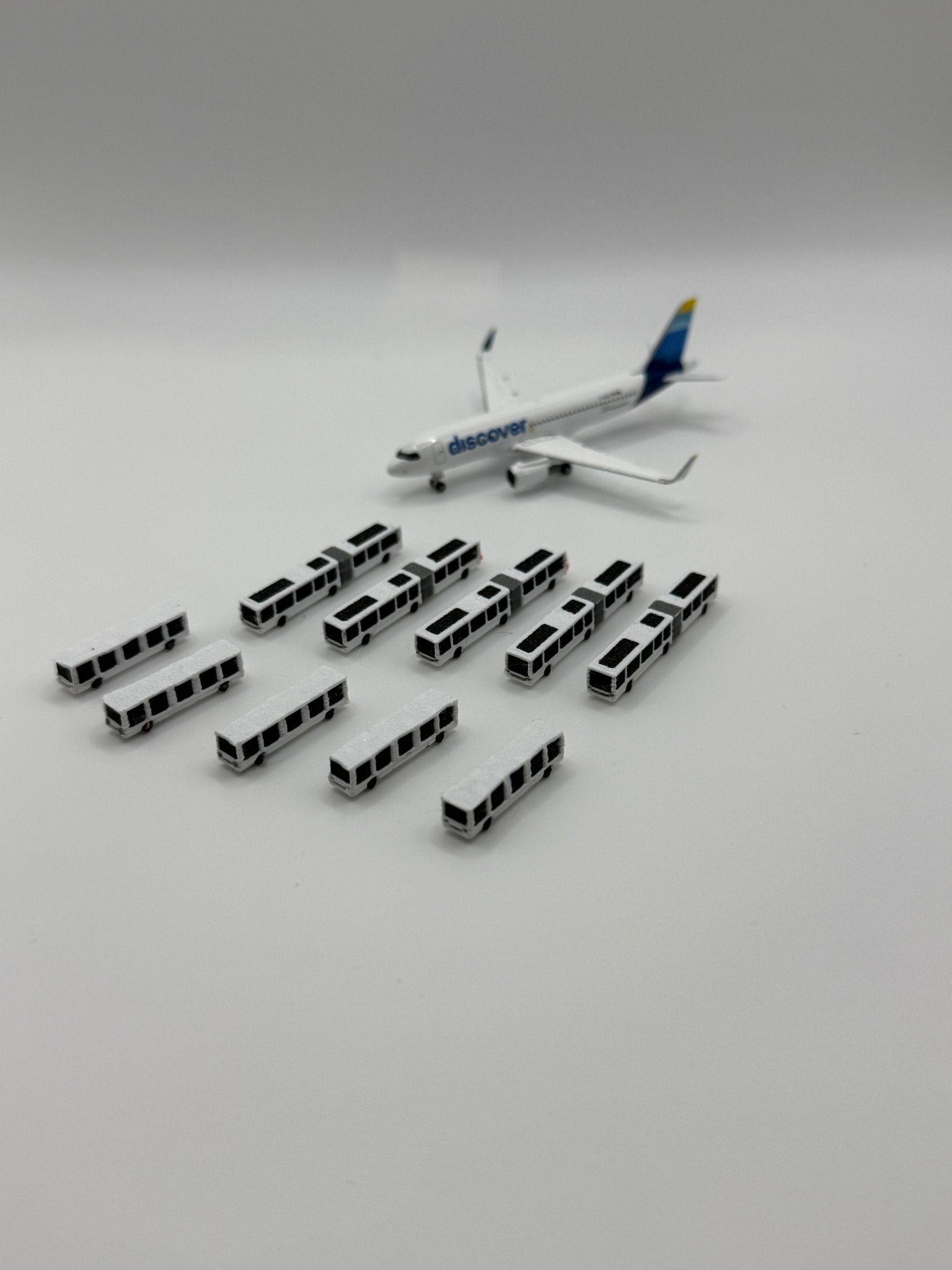 10x Airport - Busse / Vorfeld Passagierbusse – Maßstab 1:500 - MiniAviation
