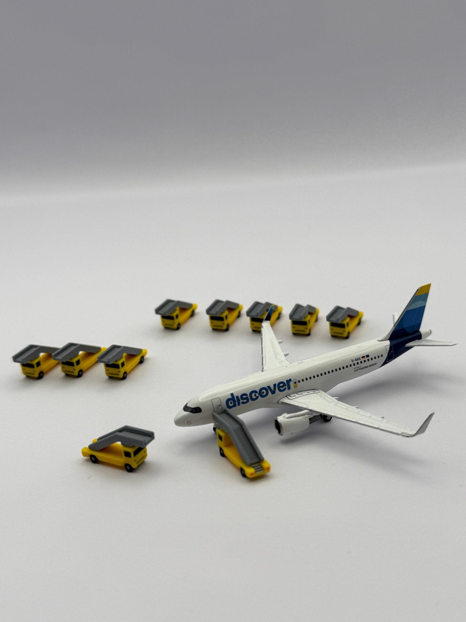 10x Fluggasttreppen - Fahrzeuge – Maßstab 1:500 - MiniAviation