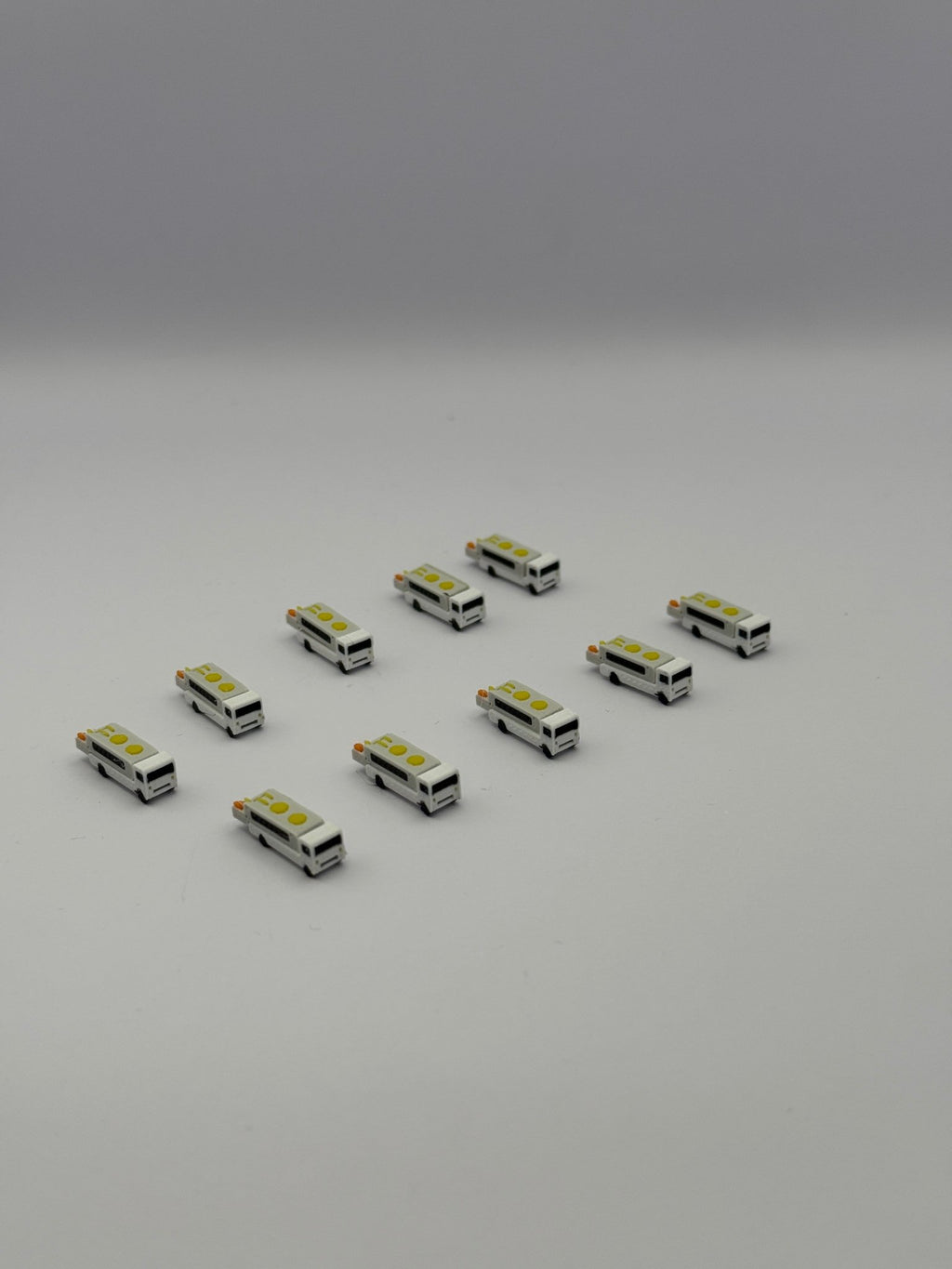 10x Lavatory Trucks (Toiletten - Servicefahrzeuge) – Maßstab 1:500 - MiniAviation