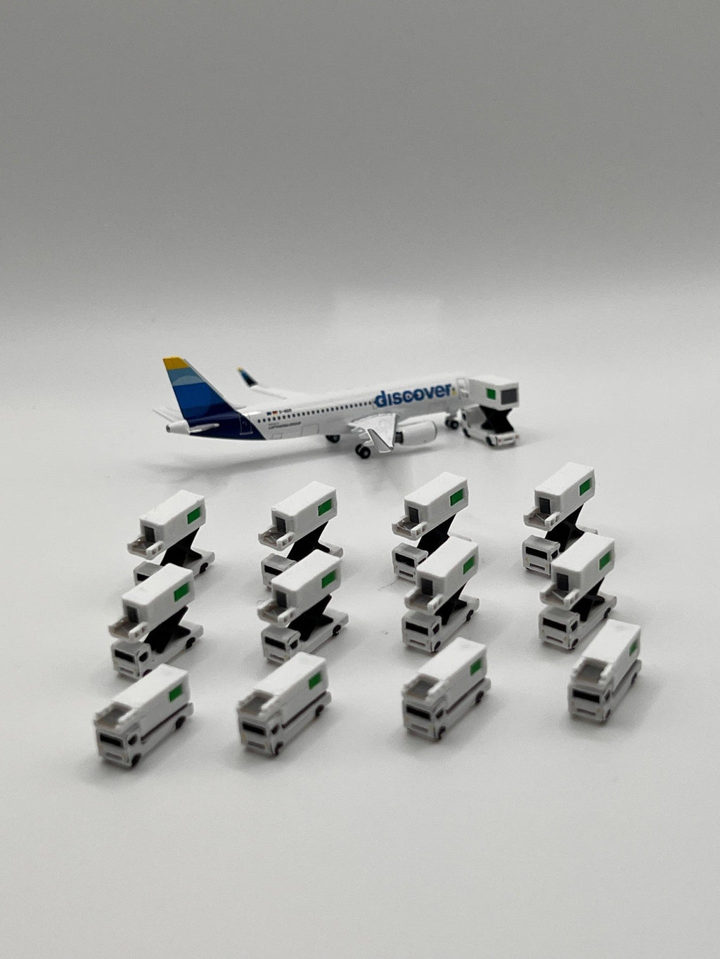 12x Catering Trucks - Maßstab 1:500 - MiniAviation