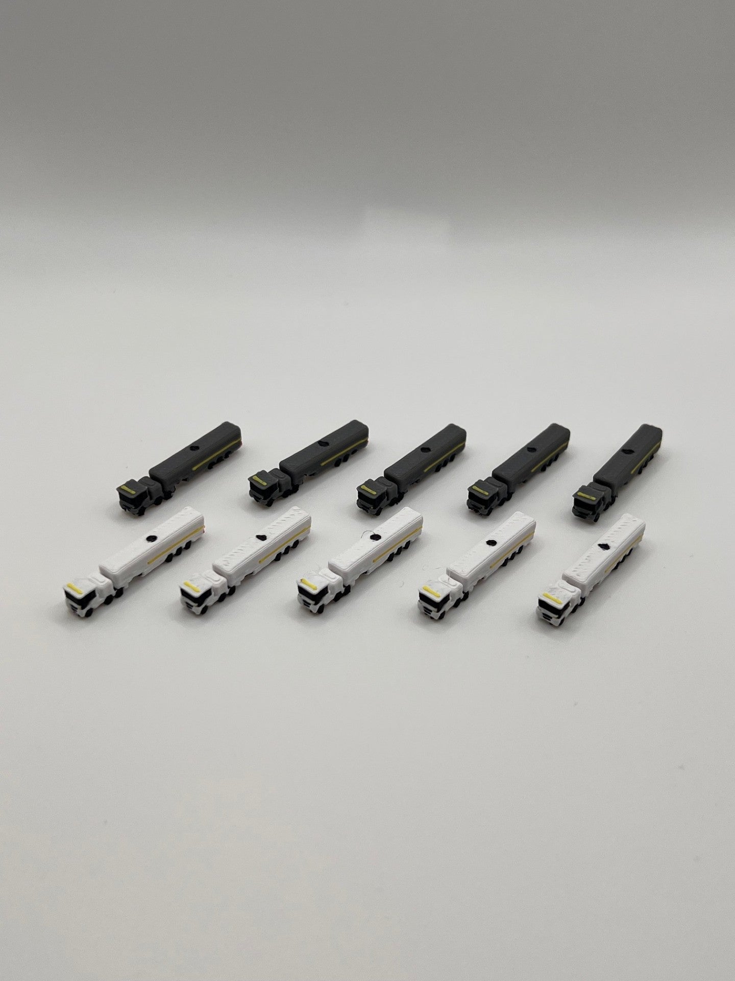 12x Fueltrucks/ Tankwägen - Maßstab 1:500 - MiniAviation