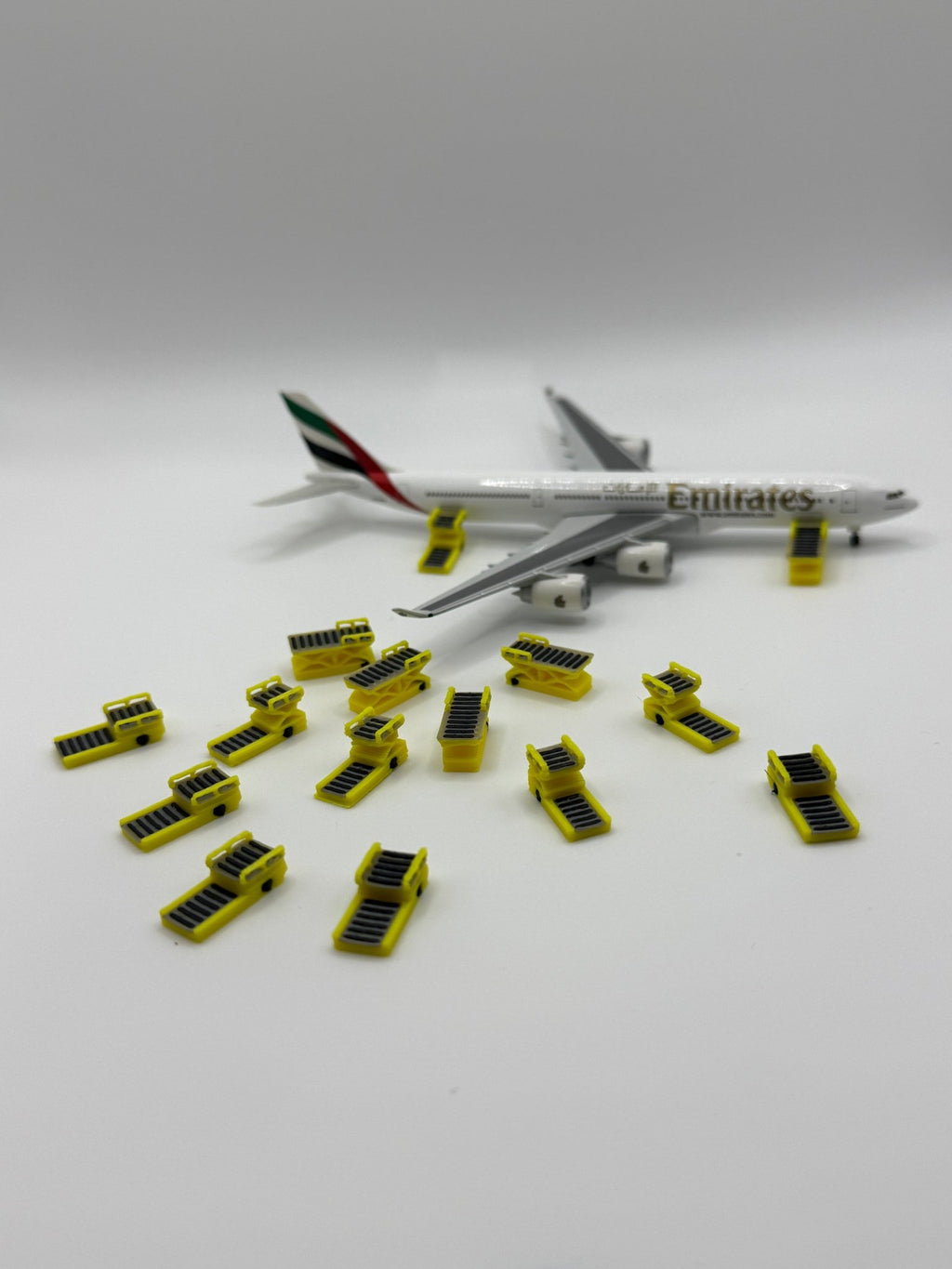 15x Conatiner Loader - Maßstab 1:500 - MiniAviation