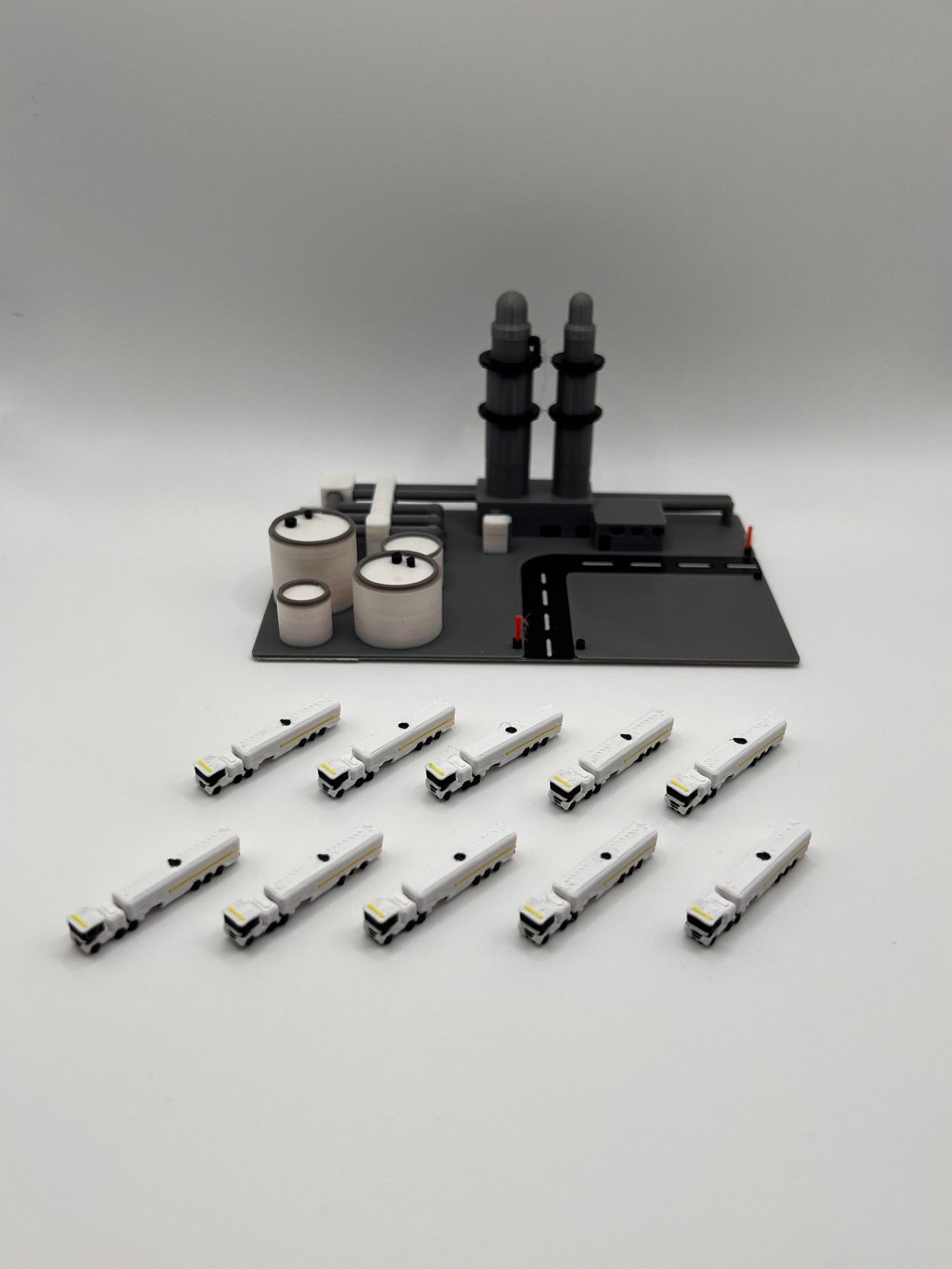 12x Fueltrucks – Tank- & Servicefahrzeuge für Modellflughäfen (Maßstab 1:500)