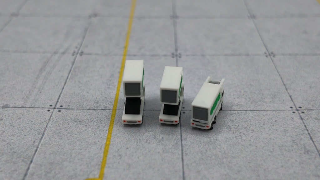 Catering-Depot mit 9x Catering-Hochladern – 1:500/1:400
