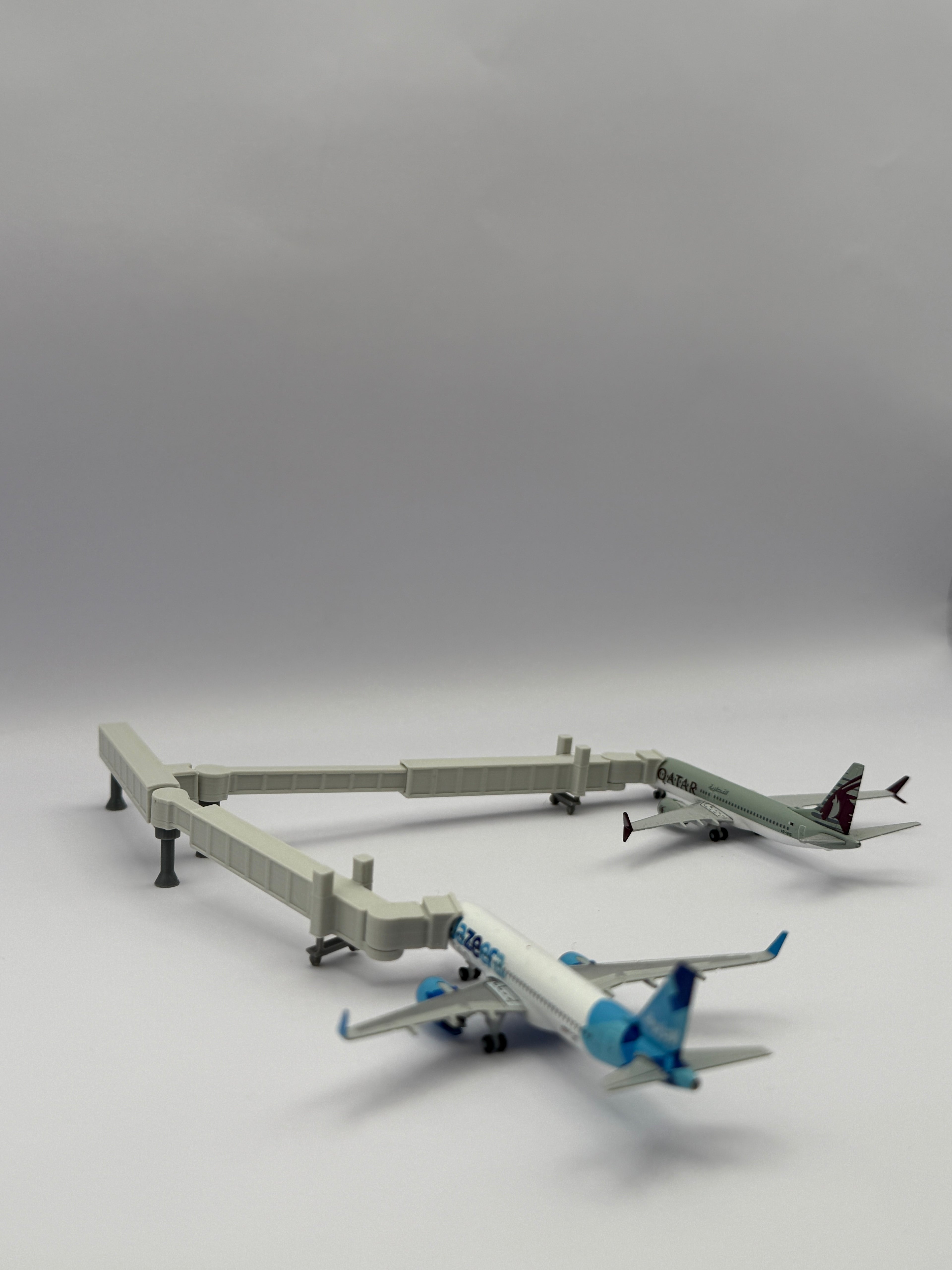 6x Doppelete Ausziehbare Fluggastbrücken – Maßstab 1:500