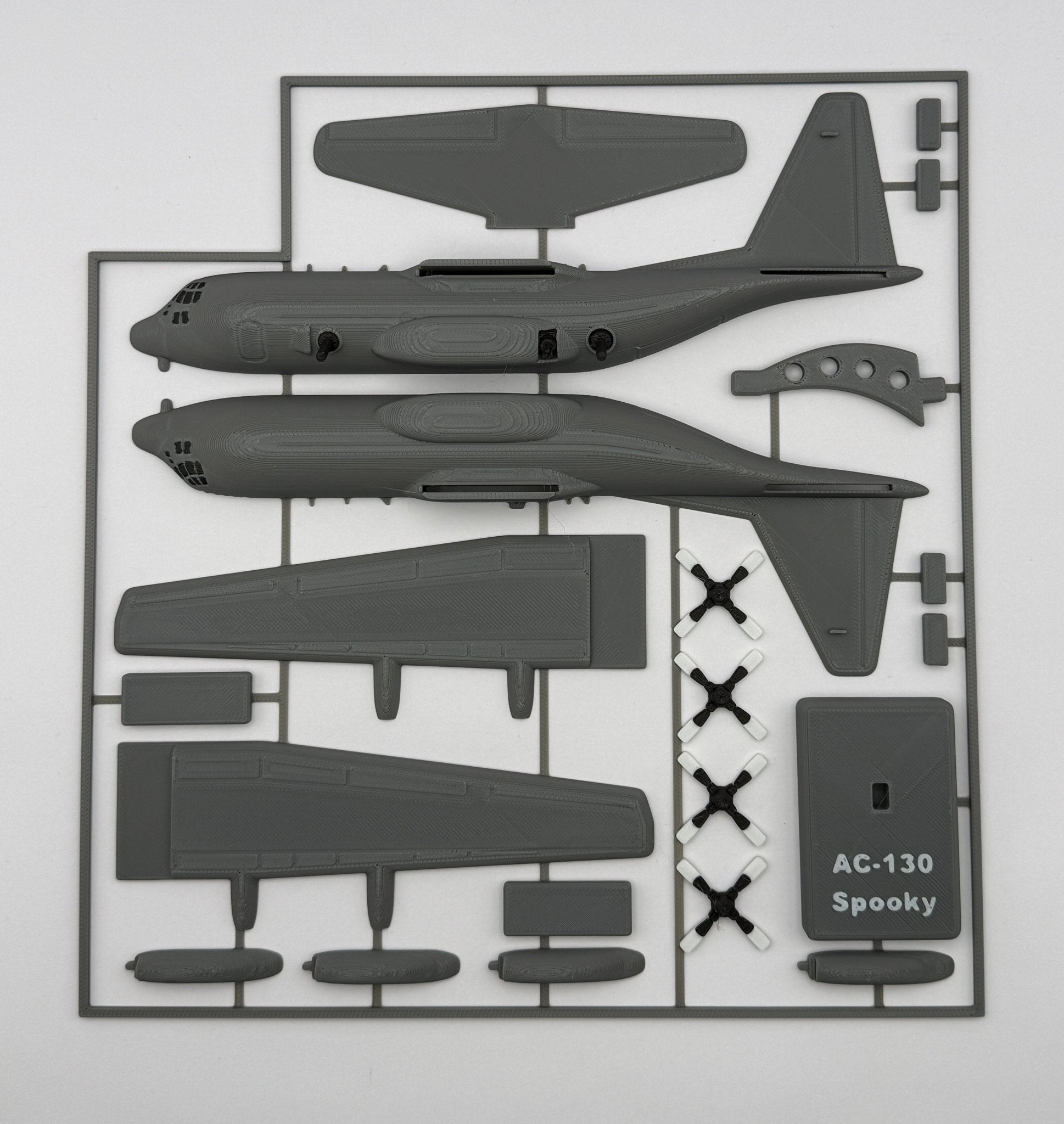 AC - 130 „Spooky“ – 3D - Druck Flugzeugmodell mit Standfuß - MiniAviation