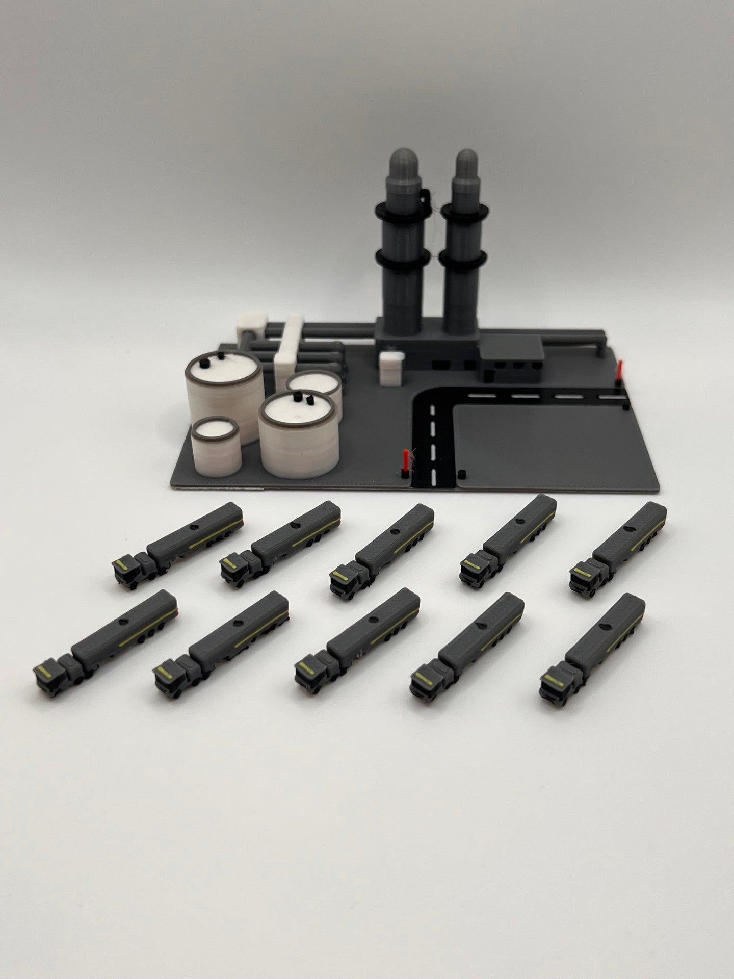 12x Fueltrucks – Tank- & Servicefahrzeuge für Modellflughäfen (Maßstab 1:500)