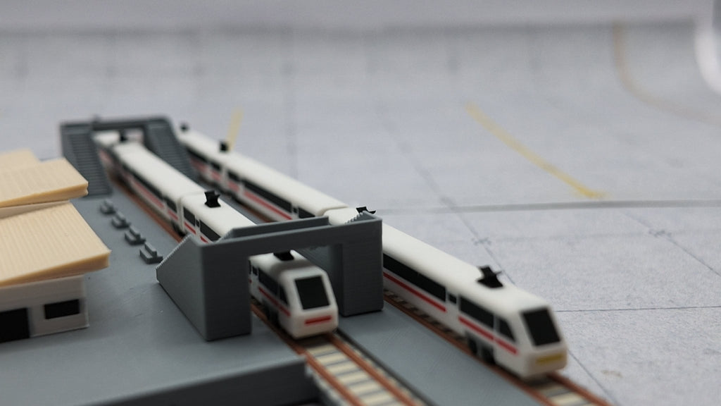 Bahnhof mit Zügen &amp; 2 Gleisen – 1:500 / 1:400 - MiniAviation