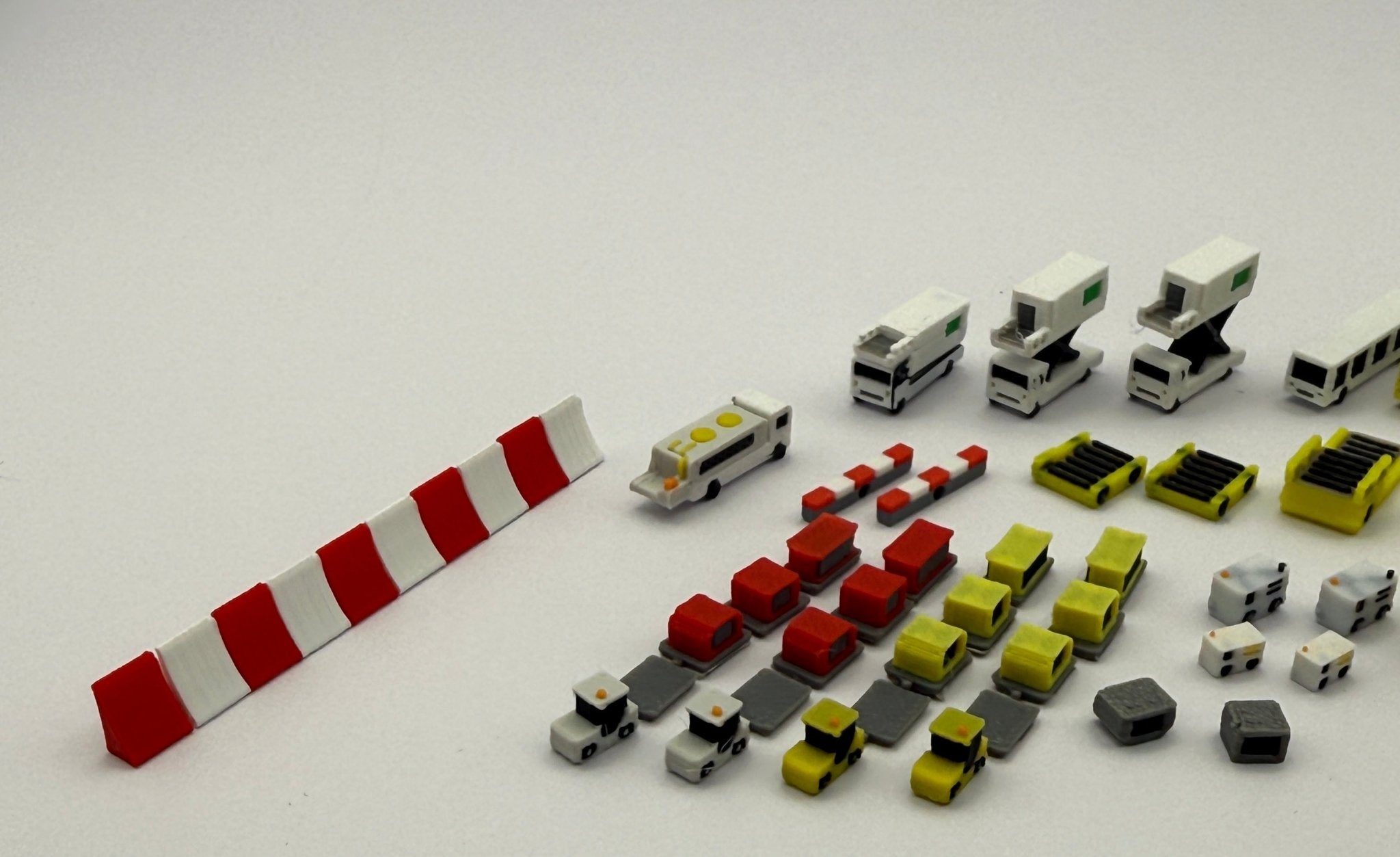 Bodenfahrzeuge - Set – Modellflughafen Zubehör im Maßstab 1:500 - MiniAviation