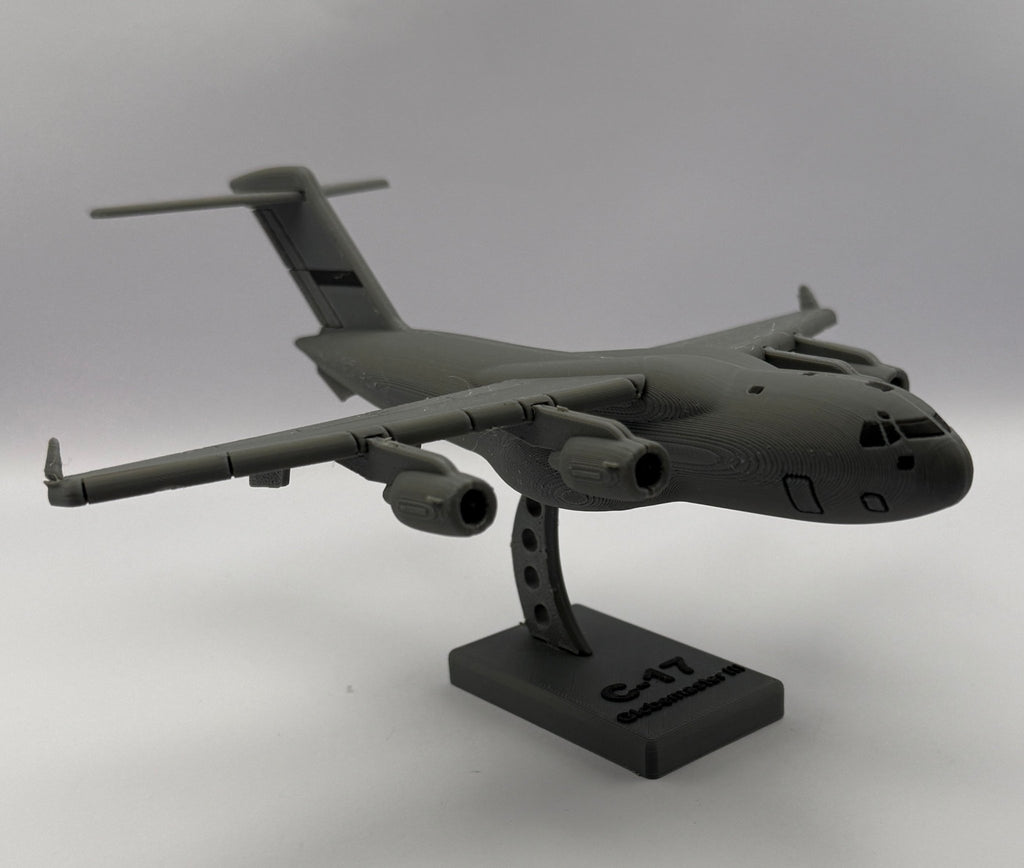C - 17 Globemaster III – 3D - Druck Flugzeugmodell mit Standfuß - MiniAviation