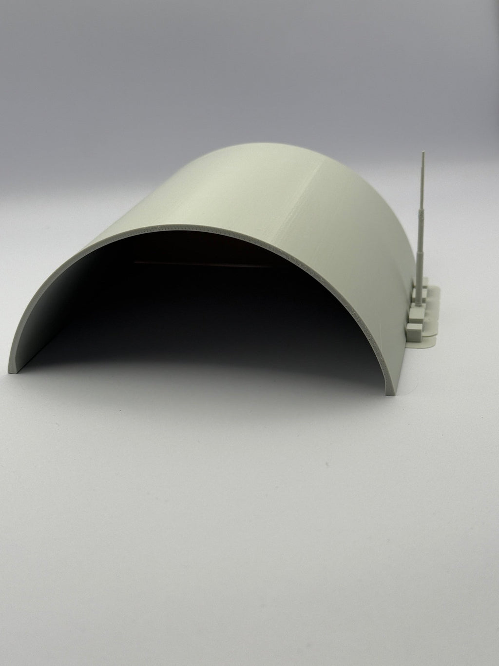 Militärischer Bogenhangar - Maßstab 1:500 - MiniAviation