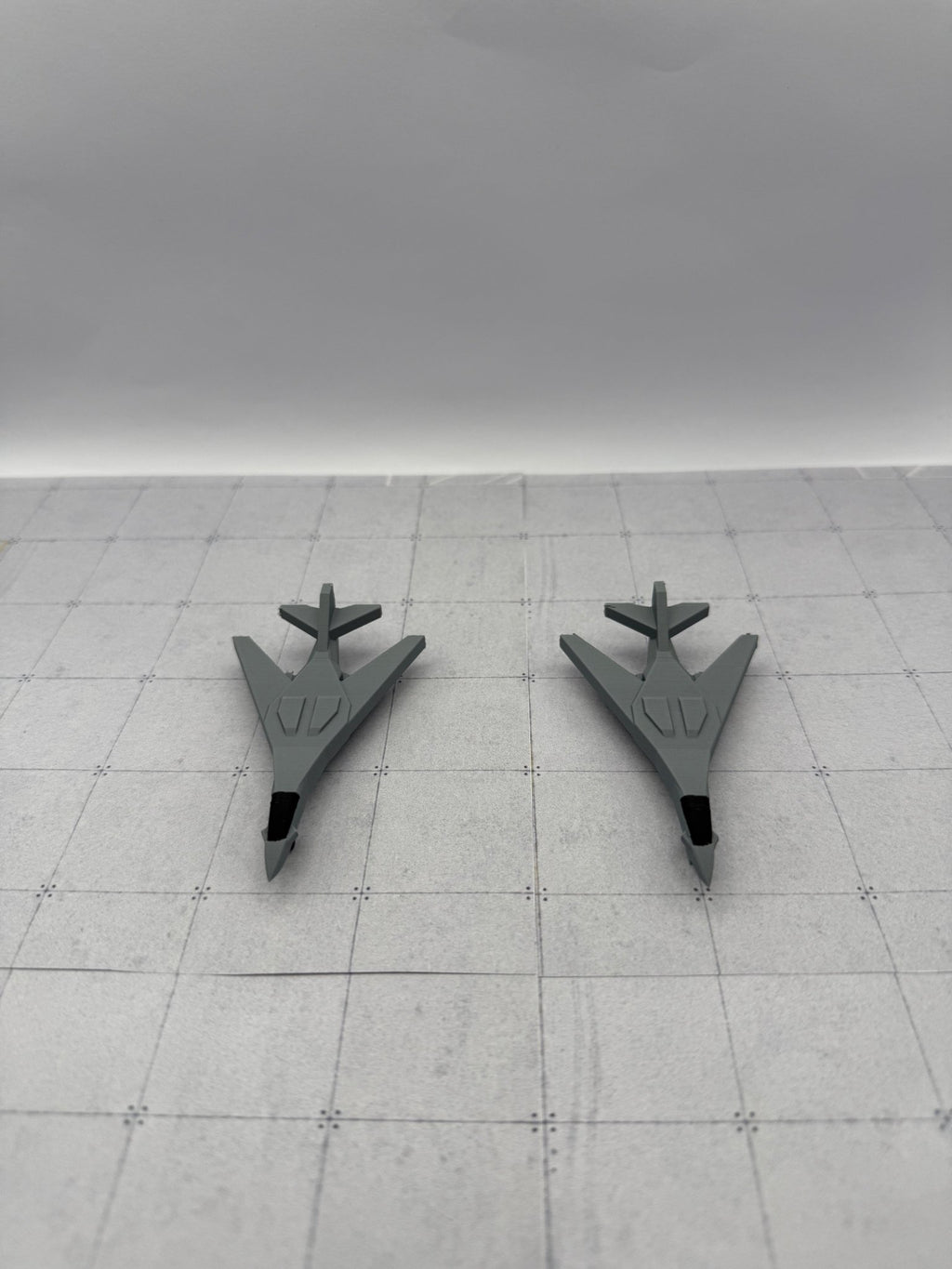 „Stealth Bomber“ – 2 Stück - MiniAviation