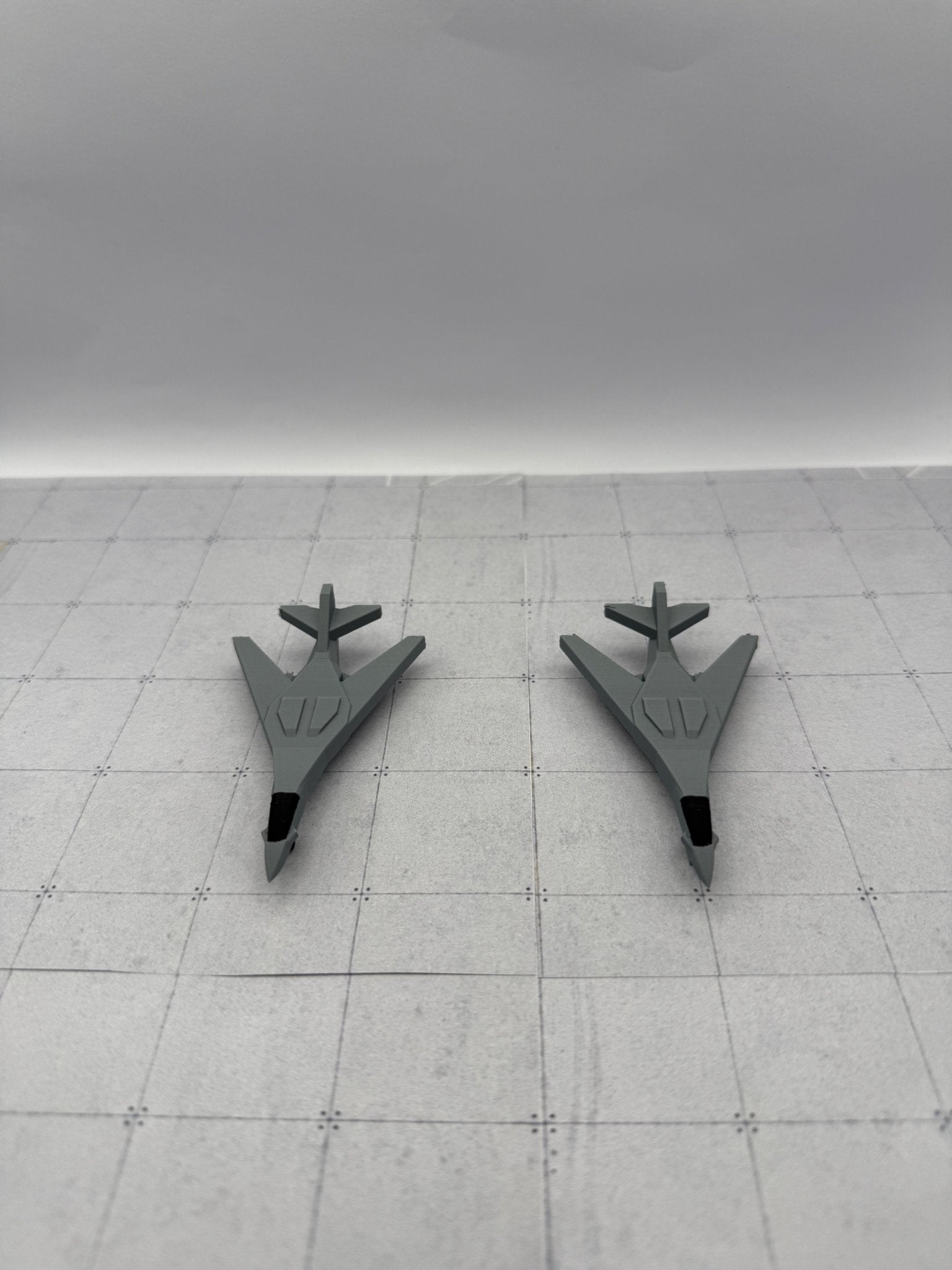 „Stealth Bomber“ – 2 Stück - MiniAviation